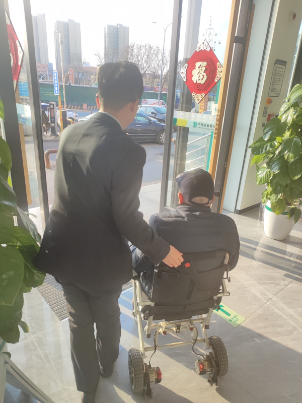 睿迎网 农行济南历山北路支行：暖心服务获赞誉