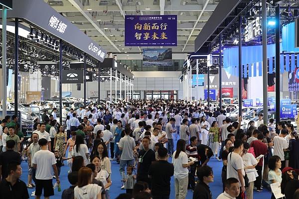 启盈策略 新车密集登场 购车补贴加码 “金九银十”销售季车市有望迎亮眼表现